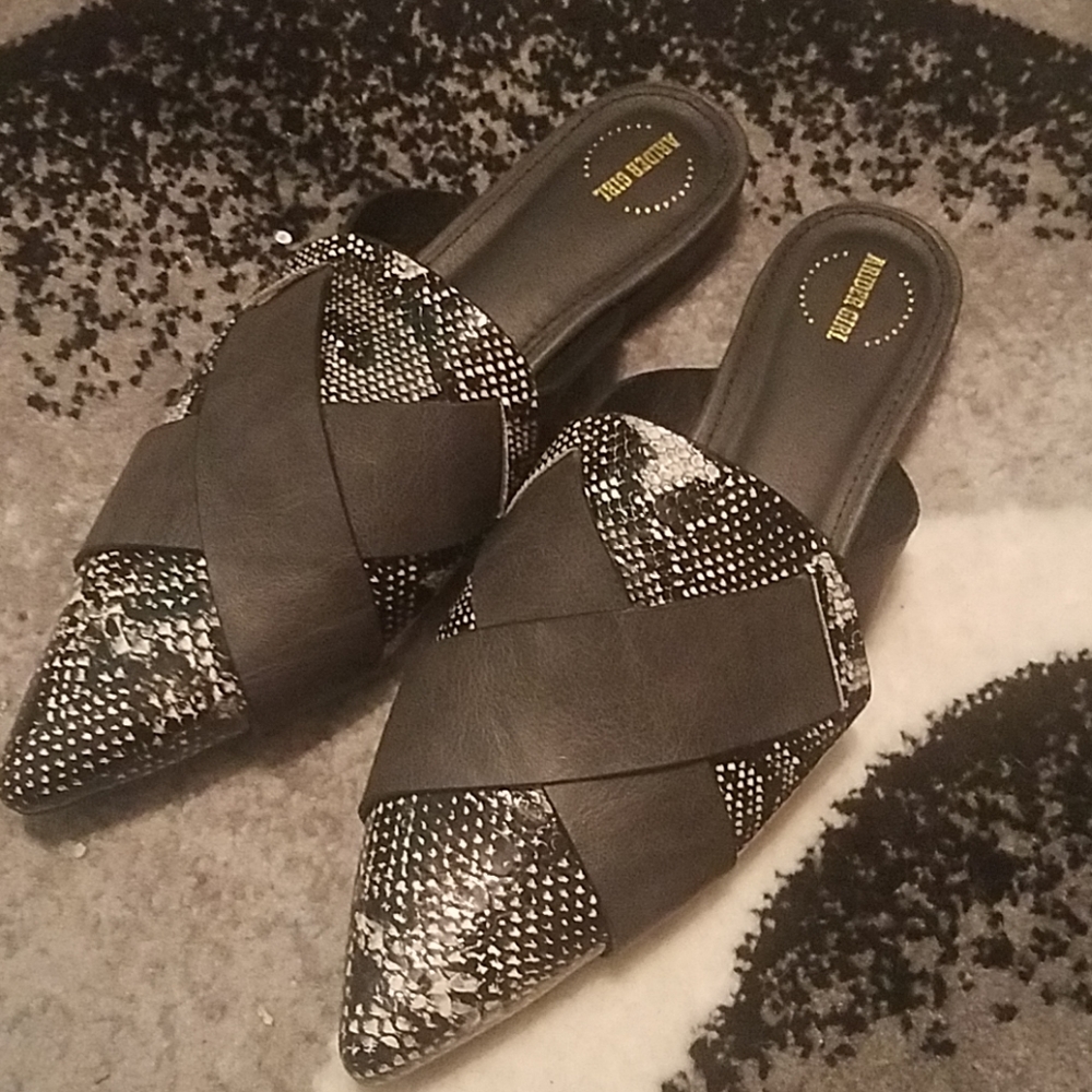 Snake mule slides